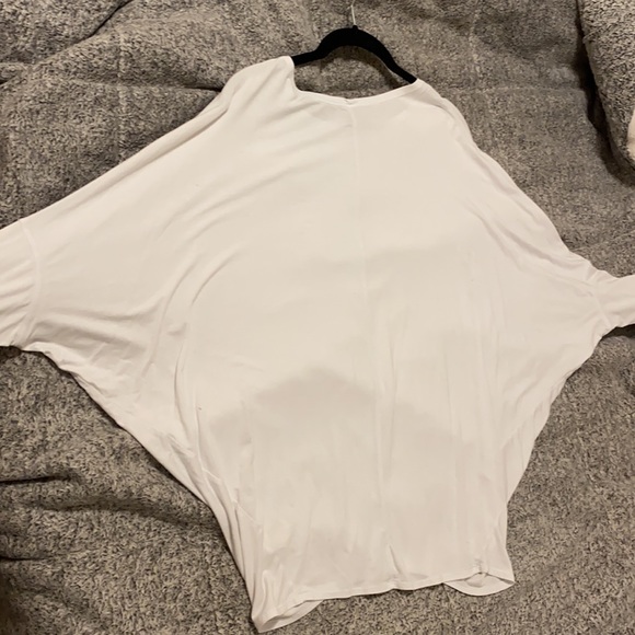 White long sleeve flowy top - Picture 3 of 3